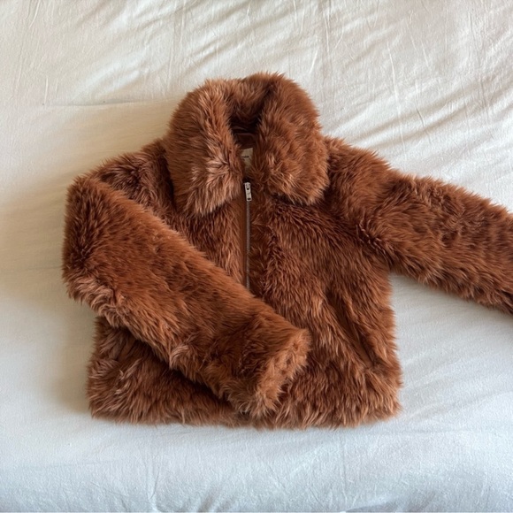 Abercrombie Faux Fur Chestnut Jacket - Picture 3 of 7